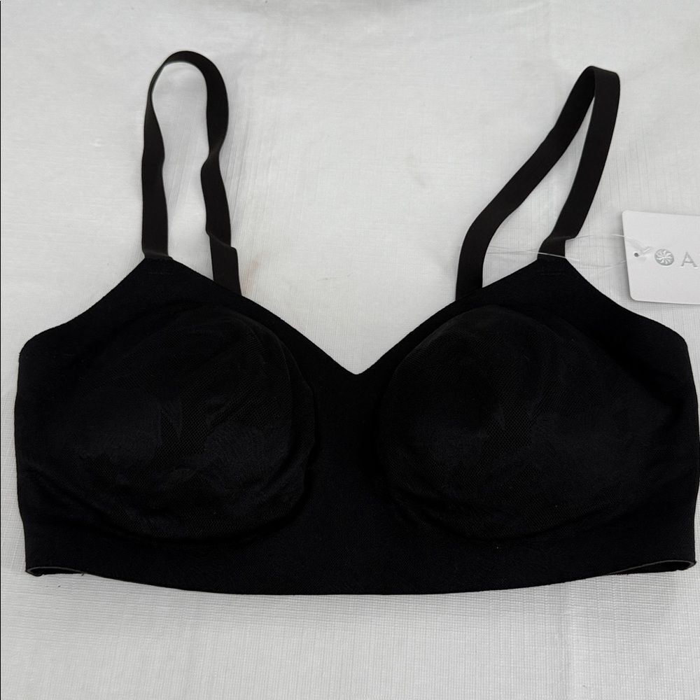 Athleta Bra Wm Medium or XL Ritual Lace Adjustable Black Wireless Sports Bra
